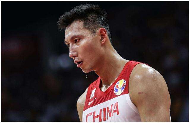 易建联|易建联在NBA打了6年，在CBA打了15年，一共赚到多少钱？