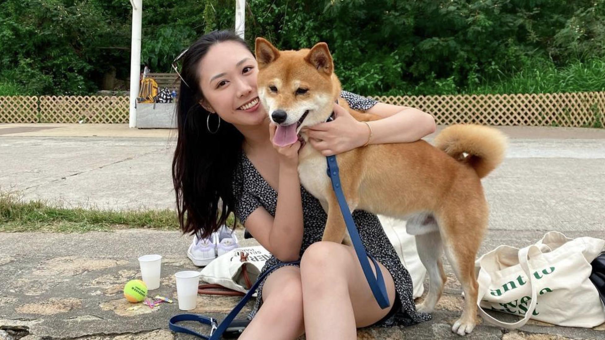 李丽珍|李丽珍默许女儿入行发展，寄语女儿带眼识人，25岁许倚榕娇俏可人