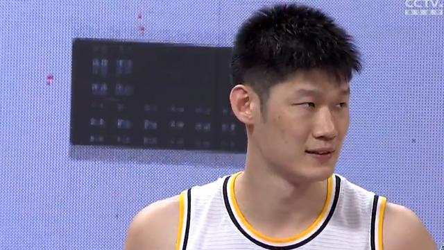杜锋|杜锋为胡金秋发声，重伤让所有人揪心，点名表扬郭艾伦证明自己