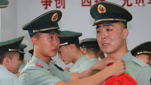 求职|“铁饭碗”和50万如何选，退役老兵的选择，揭露大学生的就业现状