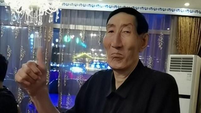 鲍喜顺|巨人鲍喜顺：比姚明还要高十公分，50岁结婚生子，儿子14岁就1米7