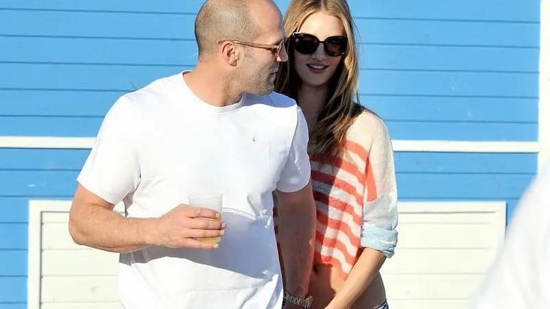 杰森·斯坦森|杰森·斯坦森：“世界上最帅的光头”所有的努力只为等你长大