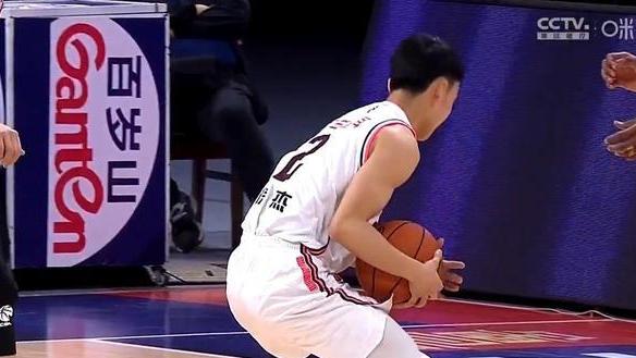 徐杰|徐杰60%命中率砍下25+5，媒体人直言自己有眼无珠，真解气！