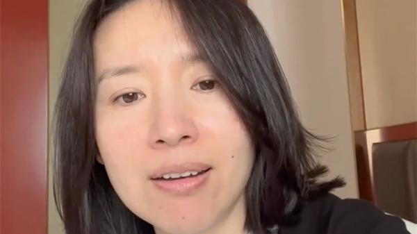 董洁|42岁董洁为自己庆生，素颜出镜自夸皮肤好，感慨顶顶都已经长大了