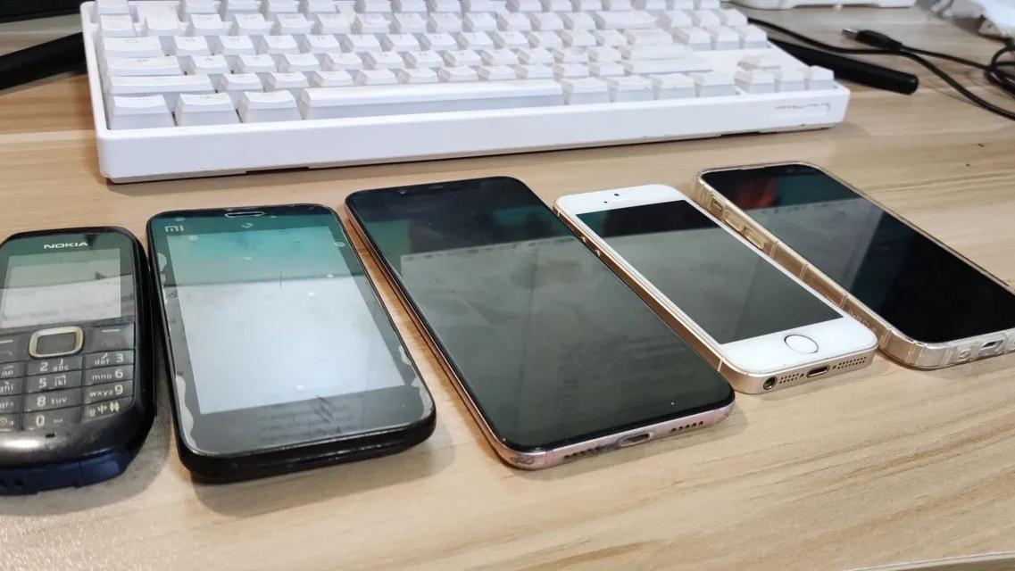 oled屏|手机寿命为多长，多久换一次最好，这里有标准答案