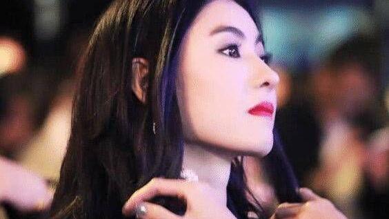 曾志伟|他敢打曾志伟，还封杀张柏芝，能让成龙下跪，今消失在娱乐圈！