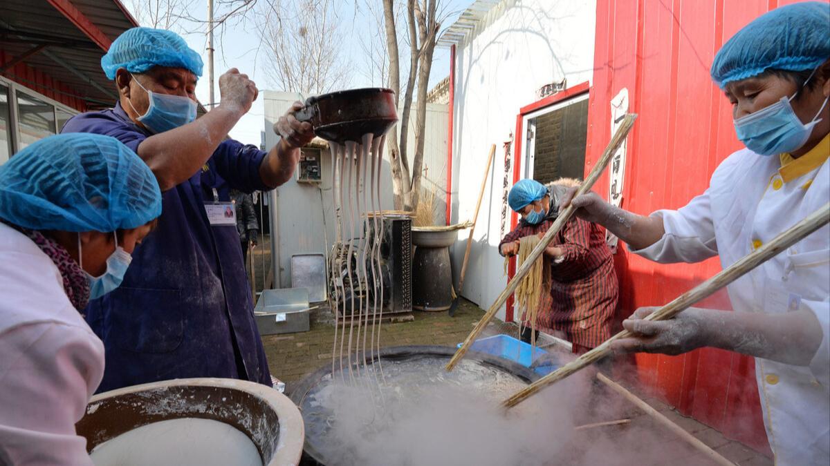 315曝光“假粉条”，记住粉厂老师傅的这3个技巧，轻松挑到好粉条