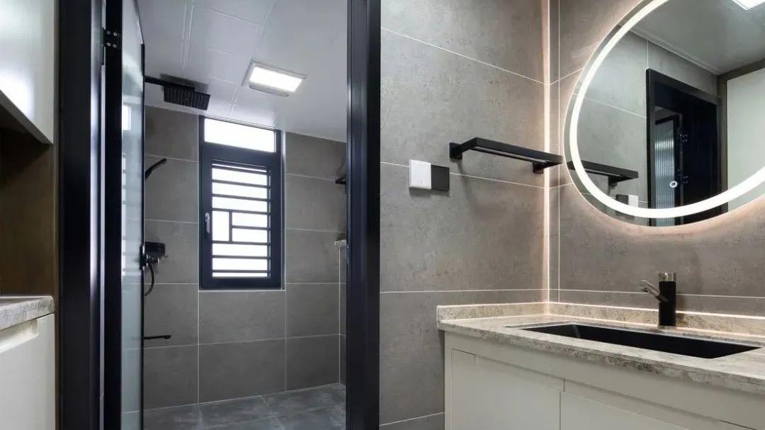 装了3次房说句良心话：卫生间用铝合金门还是木门？太多人装错了