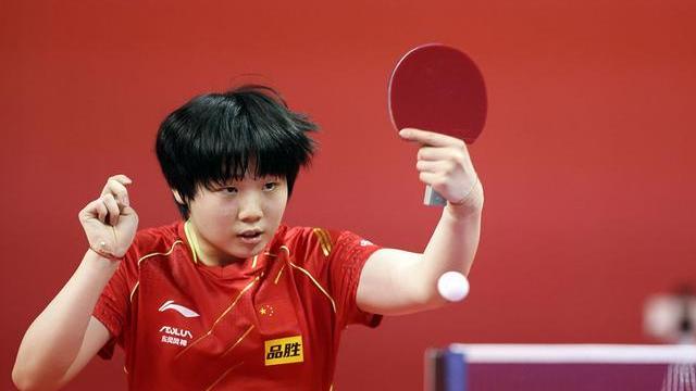 向鹏|险些大爆冷！国乒男单3：1逆转晋级，对手跑位时隐形眼镜不慎掉落