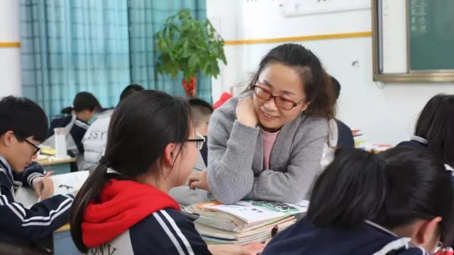 因为一道数学题，小学生家长在班级群里发飙，老师的回复尽显格局