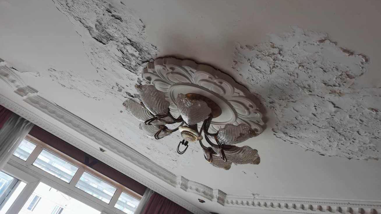 屋顶漏水，要分成2种不同的情况，有7种修复方法可以选择