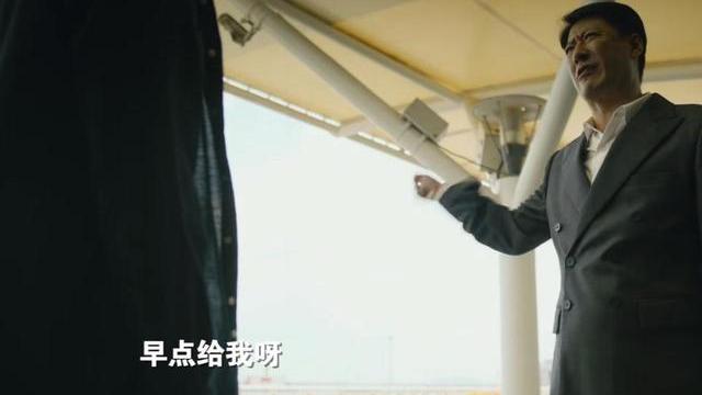 周秉昆|《人世间》周楠下线，骆士宾昏迷，周秉昆又一次坐牢