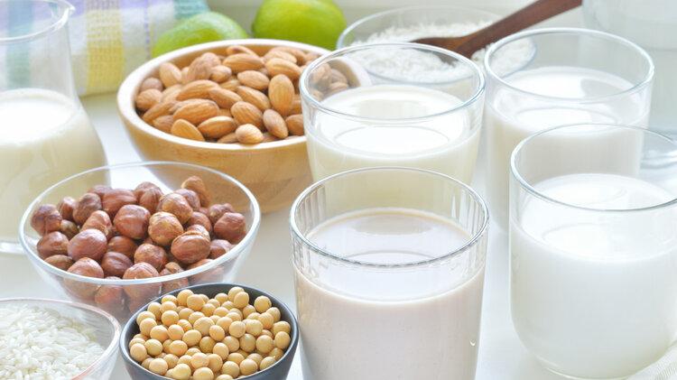 牛奶|牛奶中全是防腐剂，有毒且致癌？3种“乳饮料”劝你少喝