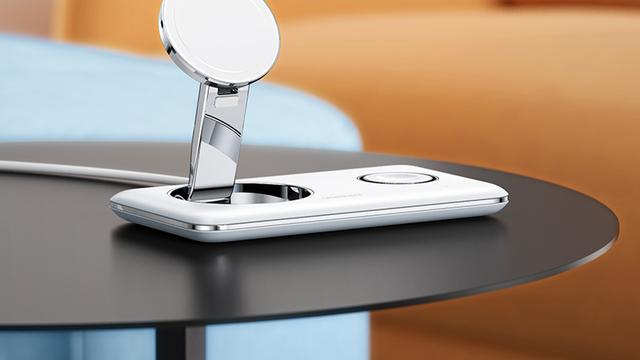 机械键盘|为果粉深度定制，20W无线快充，绿联推出二合一磁吸无线充