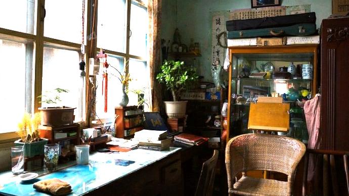 为什么过去的书桌上总压一块玻璃？原因都在这，和想象的完全不同