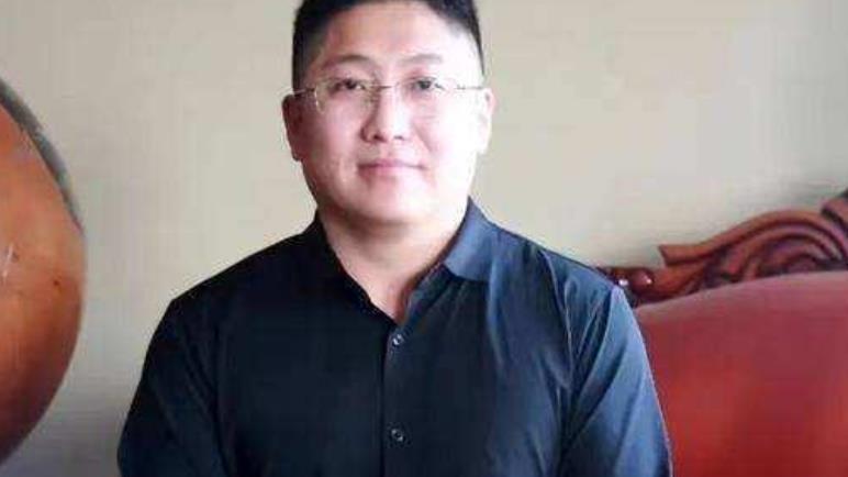 律师|杜新枝律师开直播，直播中透露律师费只有5千元，老杜遭嘲太抠了