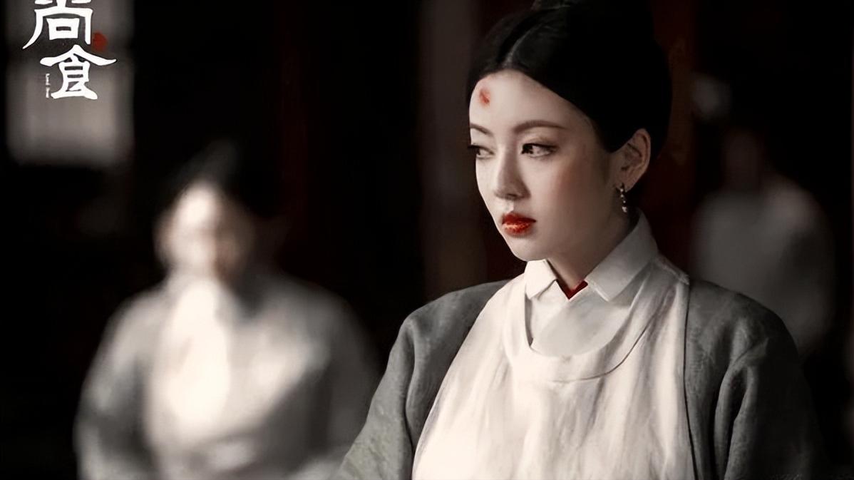 何瑞贤|妆容精致对女生来说有多重要？看《尚食》里的何瑞贤就知道了