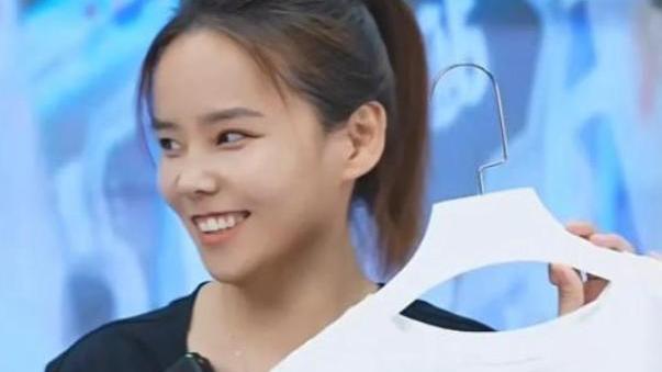 |无耻！金果儿让鸿星尔克给熊磊道歉，网友嘲讽：你算老几？