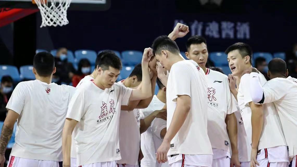 广东男篮|周鹏不自信了！透露球队未进四强真因，广东名宿一席话太扎心