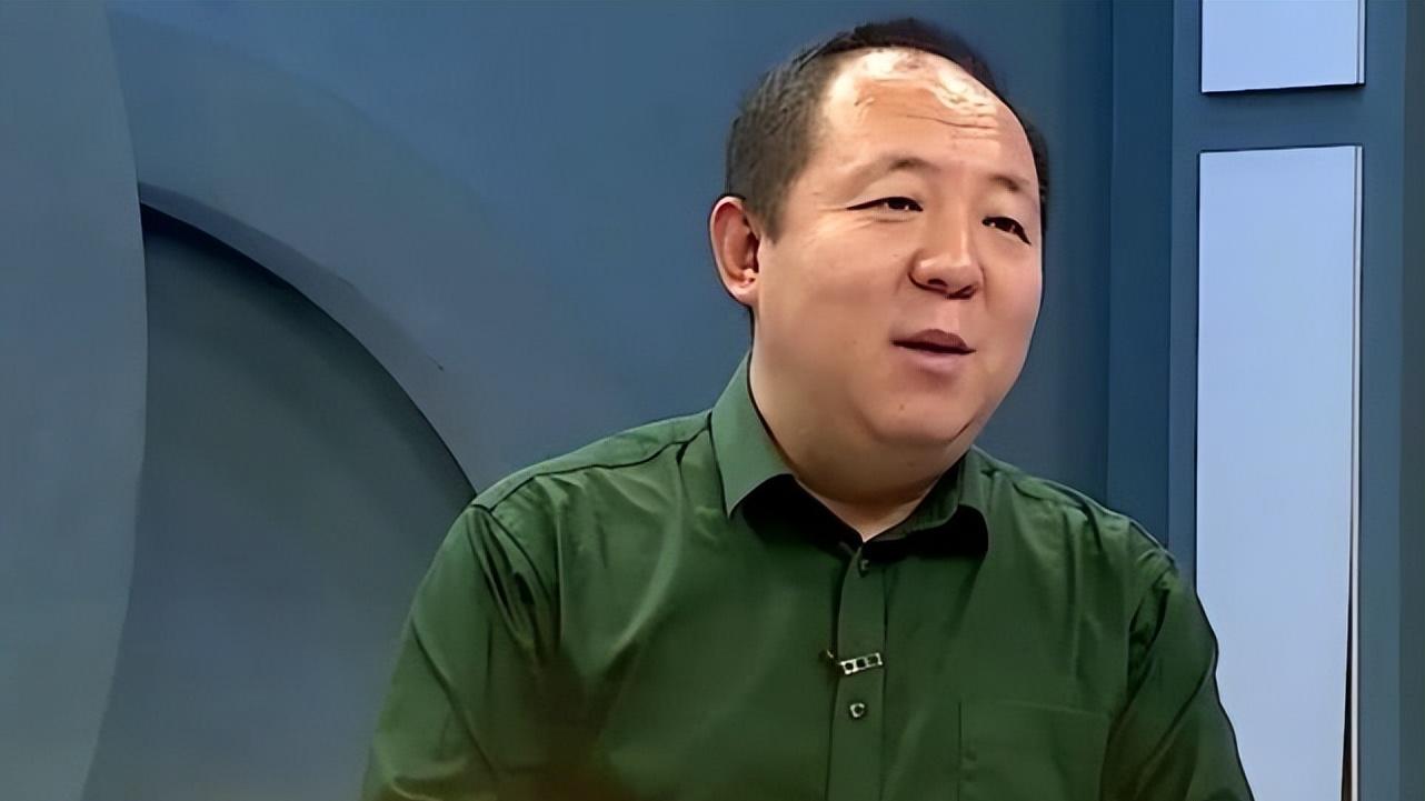 广州队|职业足球是公益活动？球迷反驳袁野：你来给广州队发工资吗？