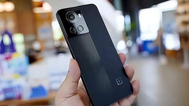 小米科技|今年购买手机只推荐两款处理器：高性能最低1699起！其他不推荐