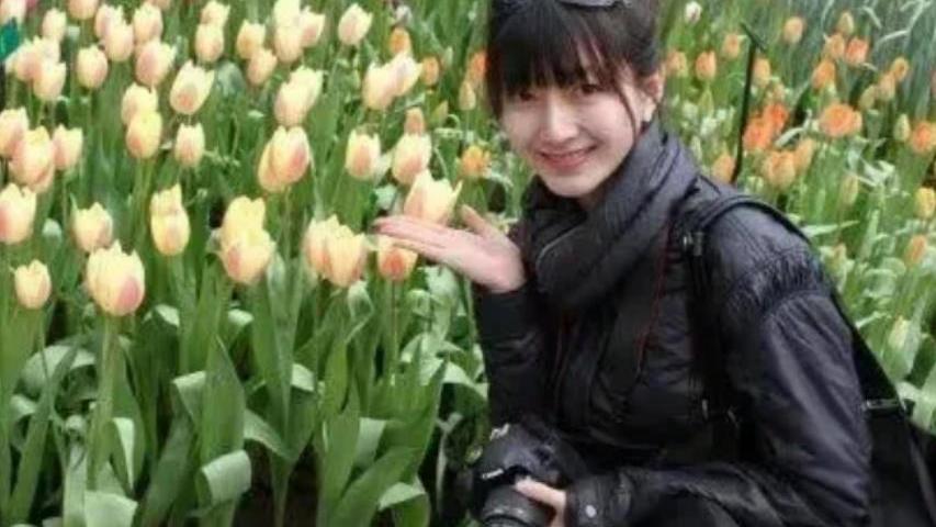 江疏影|江疏影被彭昱畅公主抱！紧搂脖子害羞脸红，两人深情对视眼神拉丝