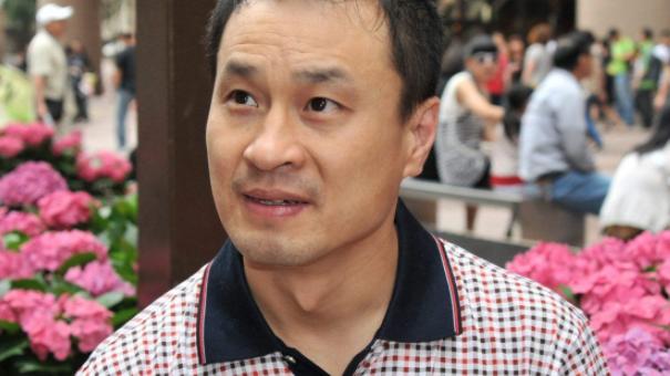 岳云鹏|“王老七”直播引争议，暗讽岳云鹏假清高，自己要靠粉丝打赏养家