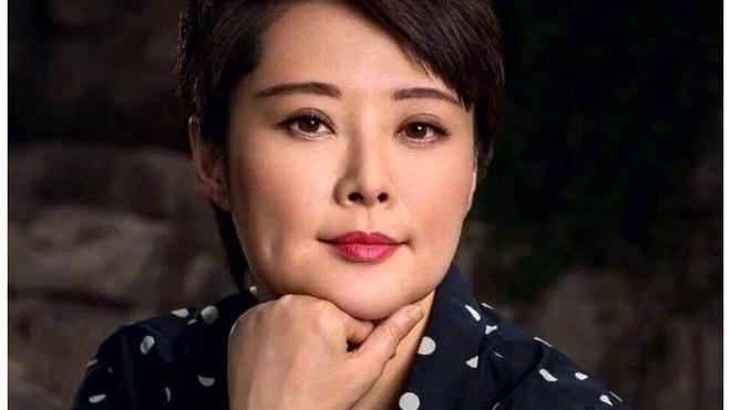 吕丽萍|继吕丽萍后，又一个被带“偏”的明星也藏不住了