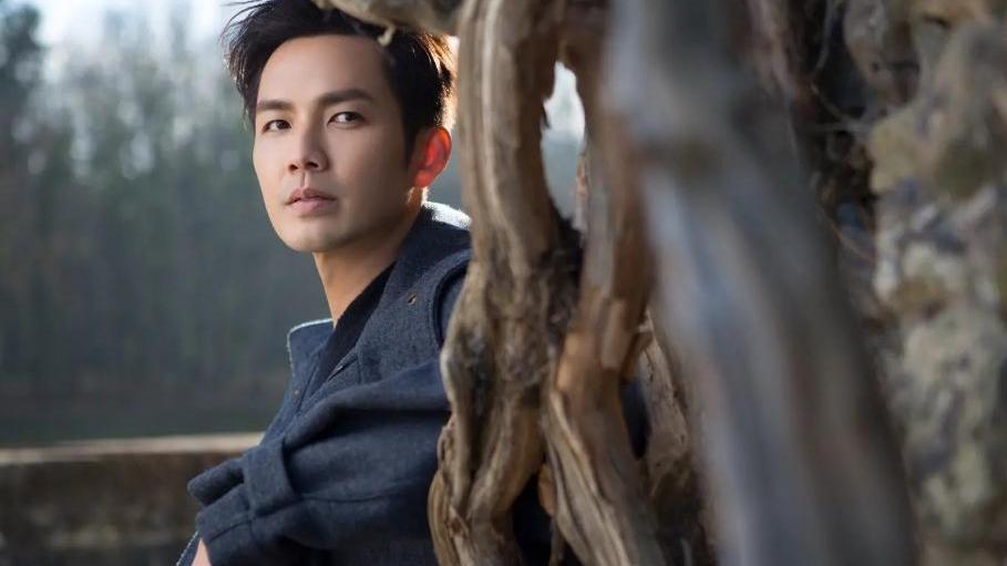 周冬雨|钟汉良新剧即将来袭，周冬雨挑战职业女性角色