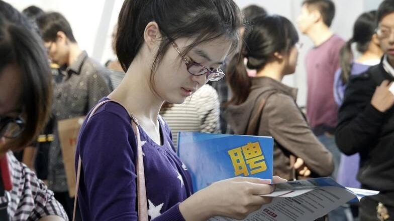 西装|大学生求职个人简历上什么最“值钱”，学生会经历不值一提，收藏