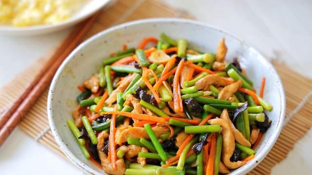 家常小炒|百吃不腻的一道家常菜，营养丰富好下饭，正是吃的季节要多吃