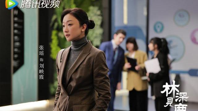 李小冉|李小冉又迎来一部新剧，合作一位老干部，里面还有三位大美女