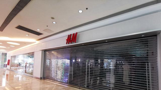 一夜损失800亿，关闭中国首家旗舰店，耐克、H&M等洋品牌后悔吗？