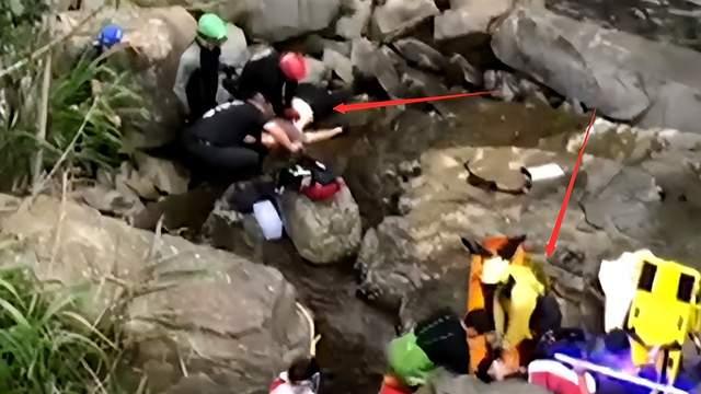 娱乐圈|娱乐圈又出事故！剧组人员乘坐巴士当街被撞，致一人死亡十人受伤