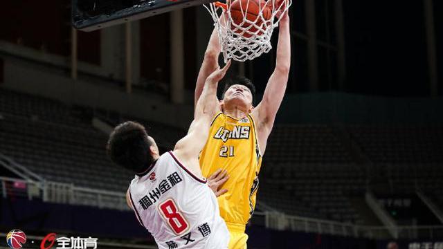 MVP|17中15狂轰32+17！25岁国手越战越勇，郭艾伦对不起，要抢MVP了