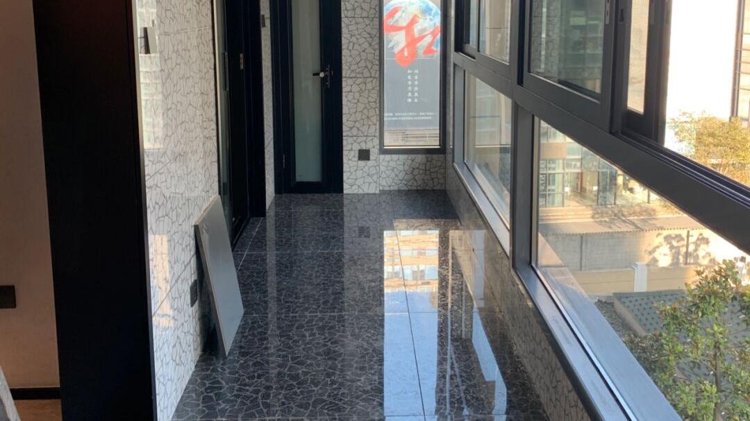 看她家历时五个月装修的新房，打扫干净准备添置家具，先分享一下