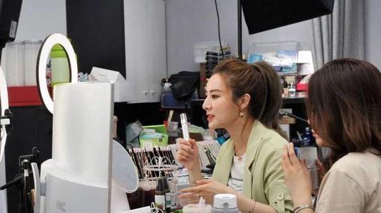 esim|新措施出台，实体店“迎来春天”？内行人说出实情，你怎么看？