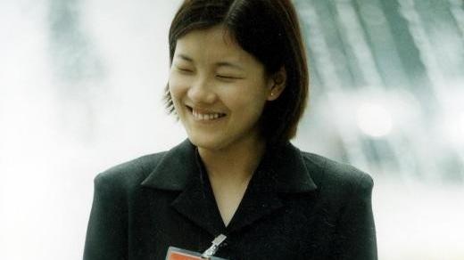伏明霞|跳水女皇伏明霞近况：70岁丈夫当上董事长，19岁女儿亭亭玉立
