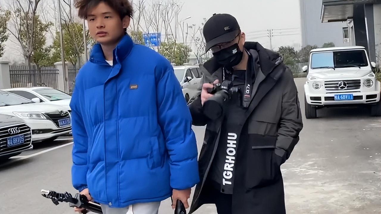 短视频|小杨哥再次陷入争议，拥有7200万粉丝，背后团队曝光