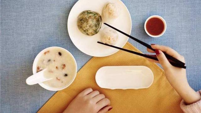 让你长胖的4个行为，爱吃零食只排第4，排第1的很多人没注意