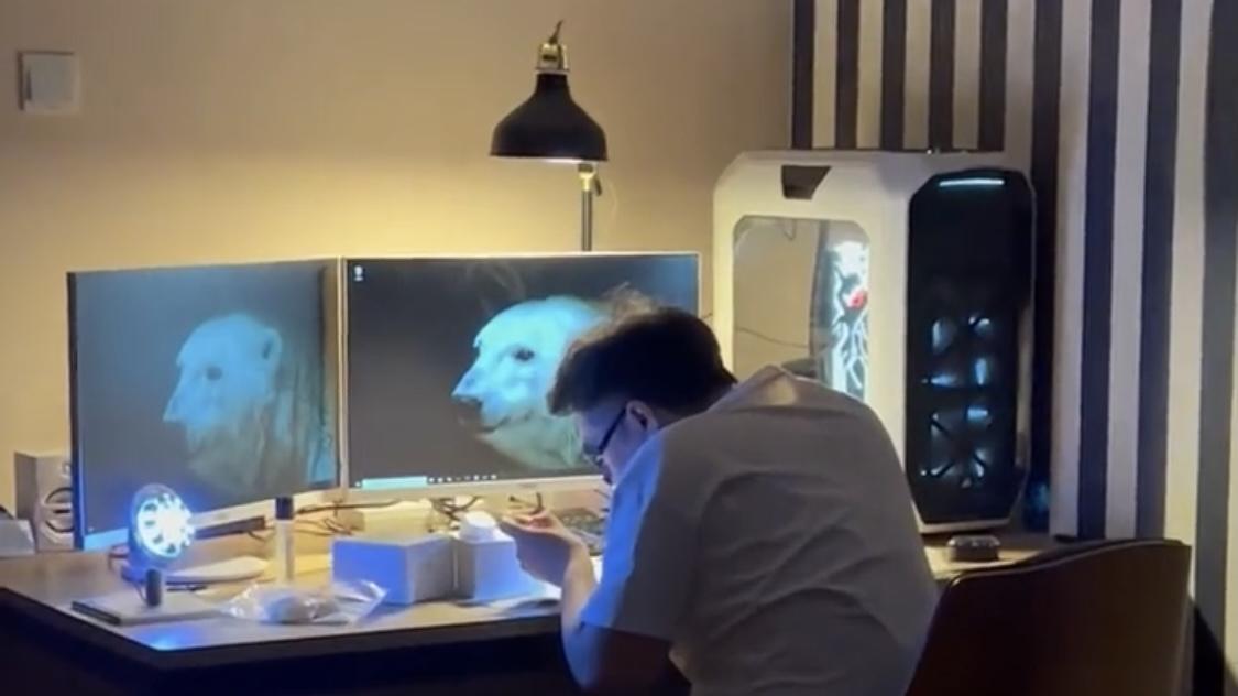 |结婚6年还能有多甜？程序员挑灯夜战，用说明书拼出百字情书