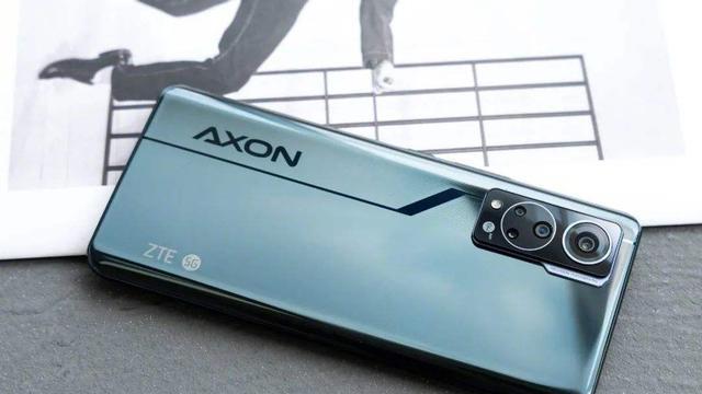 摄像头|从3098跌至2398，20G+256G+屏下摄像头，性价比非常高