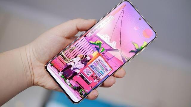 三星s22|三星S22发起冲刺，变相降价500元，送2TB存储空间