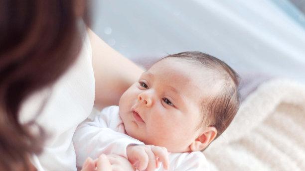 给宝宝冲泡奶粉，有以下几个误区需要注意你知道吗？