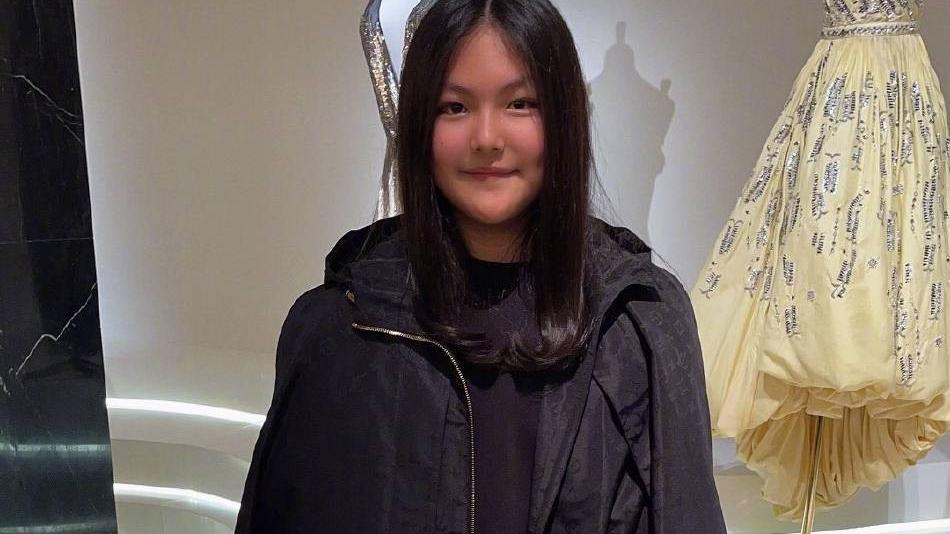 李湘|李湘瘦了真气质，与女儿同框犹如一对富贵姐妹花，精致高级真养眼