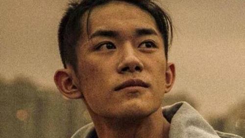 易烊千玺|曾经盛赞易烊千玺《少年的你》无可挑剔的易中天，被网友举报了！