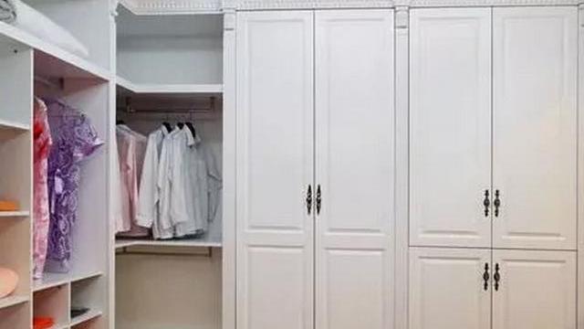 卧室装衣柜不要用这种木板，寿命短又容易坏，用过才知多坑