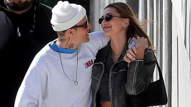 贾斯汀·比伯|比伯搂着娇妻出街，眼神里都是爱意，为海莉主动开车门呵护备至