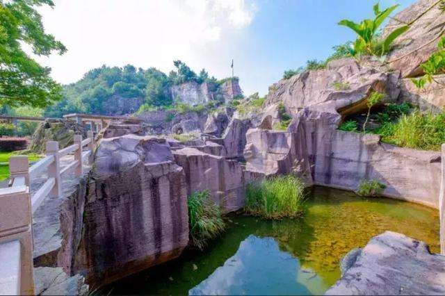 华山|台州一奇特景点，由山洞组合互相交错很是精彩，令游人叹为观止