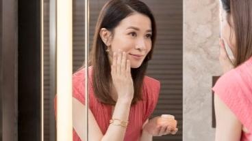明星 洗脸学问也那么大？女明星各出奇招，佘诗曼用冰水，热巴用温牛奶